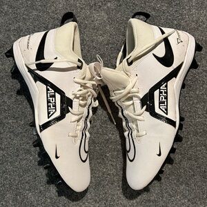 Nike Men’s Alpha menace pro cleats , size 10.5